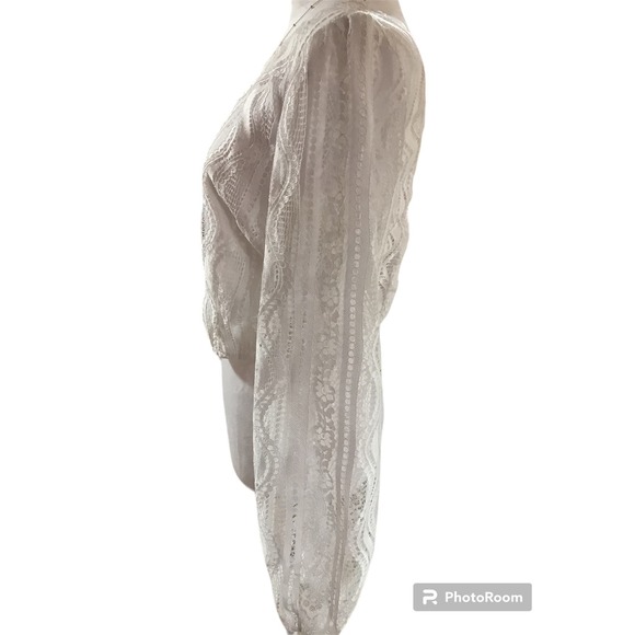 Trendy J's Women's Large Long Sleeve ‎ White Lace Top - Picture 9 of 11